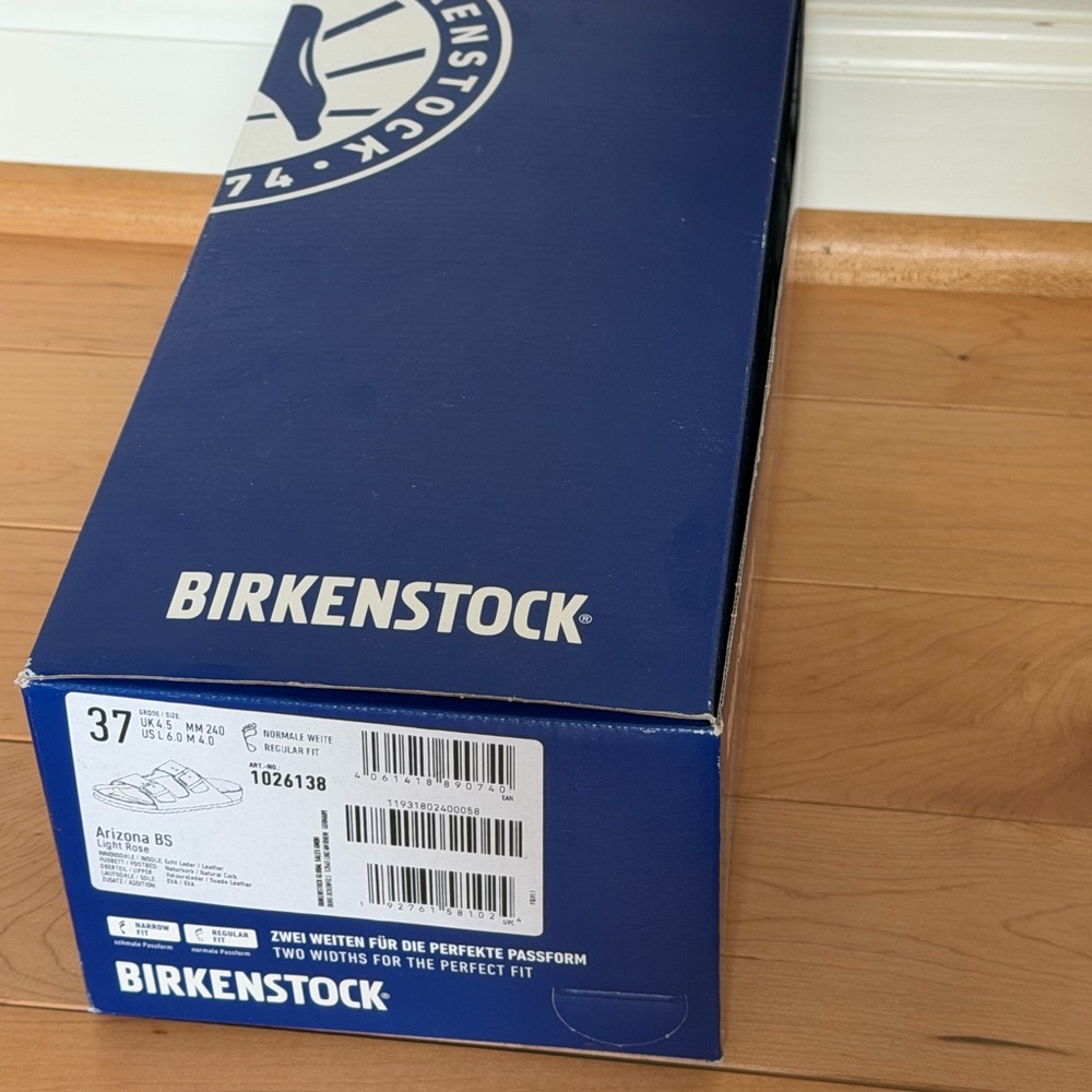 Birkenstock Arizona Two-Strap Sandal in Light Pink suede. Size 6 regular/wide - Picture 11 of 12